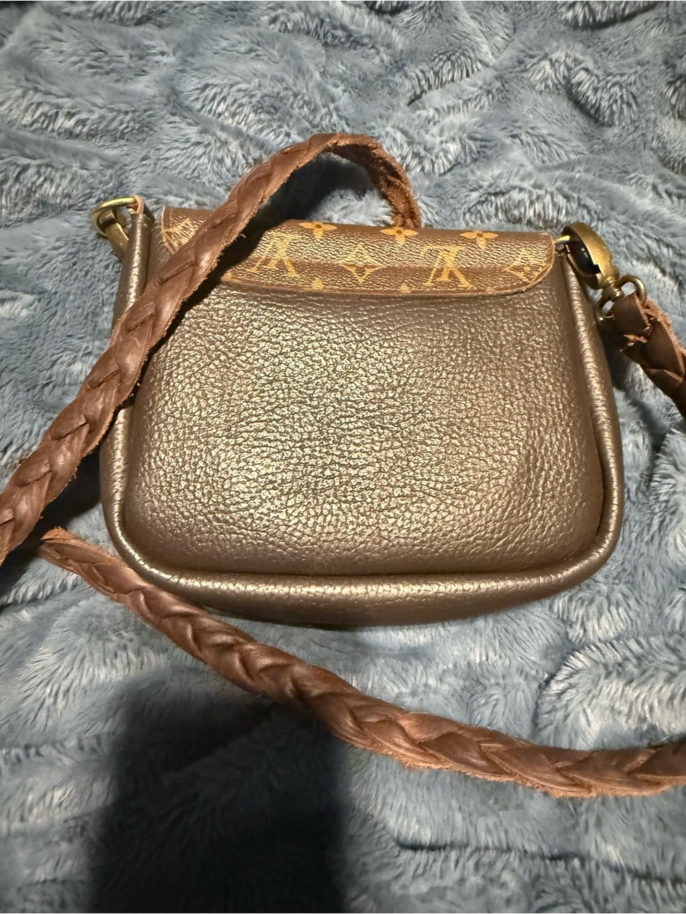 Vintage boho Louis Vuitton Brown Monogram Crossbody Bag with Gold Hardware - Picture 5 of 7